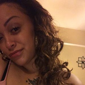 Meet your Posher, Alicia